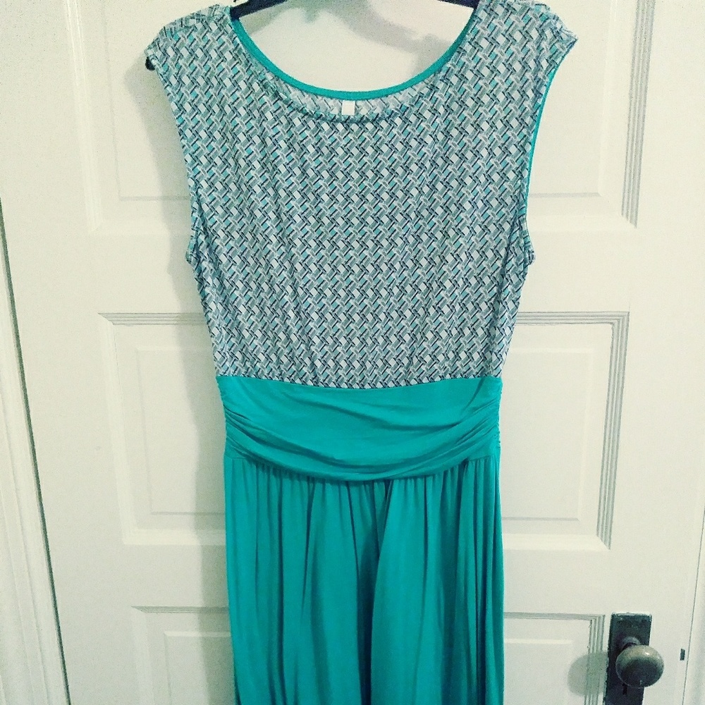 Jersey dress with pleats